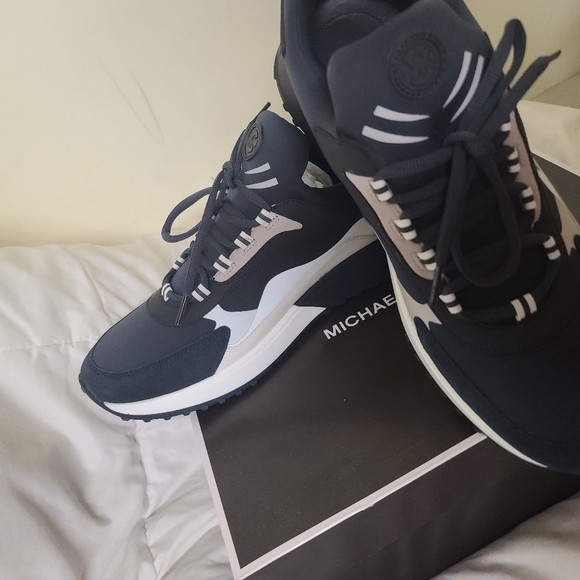 Michael Kors THEO SPORT TRAINER - Picture 9 of 9